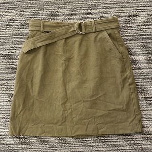 🔥🔥🔥Ann Taylor Green Belted Skirt Size 8